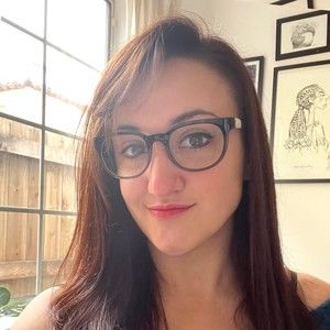 Meet your Posher, Hollie